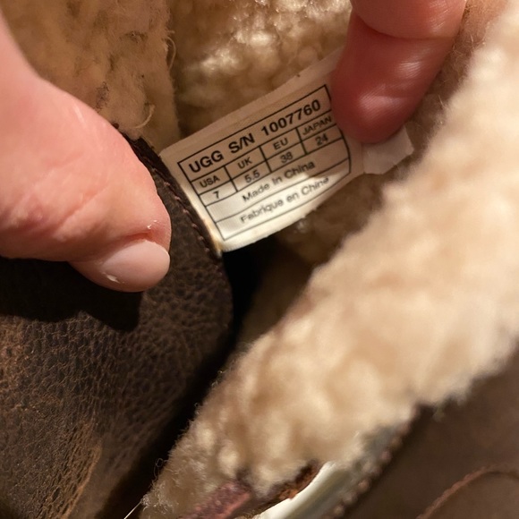 Ugg boots size 7 *Authentic* - Picture 3 of 3
